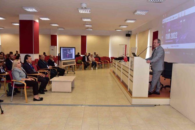 İ̇letişim Bilimciler Anadolu Üniversitesi Ev Sahipliğinde Buluştu