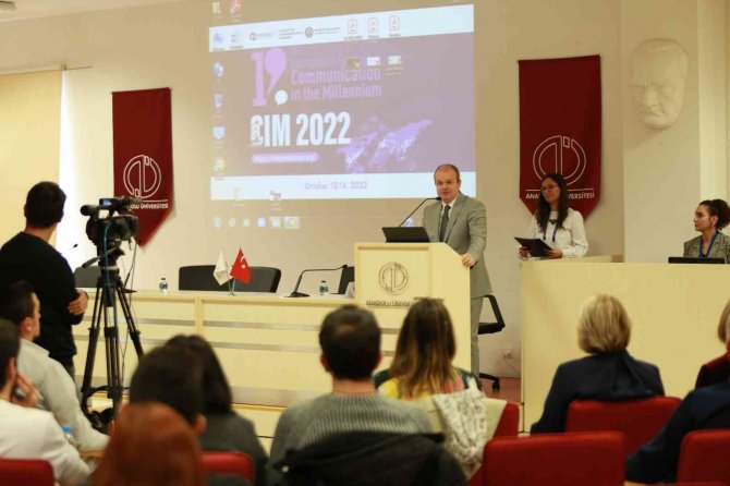 İ̇letişim Bilimciler Anadolu Üniversitesi Ev Sahipliğinde Buluştu