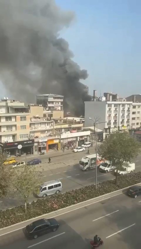 Bursa’da Sandalye Fabrikasında Yangın
