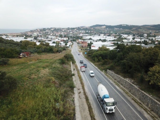 Yalova -Armutlu Kara Yolunda Hatalı Sollamalara Dronlu Denetim