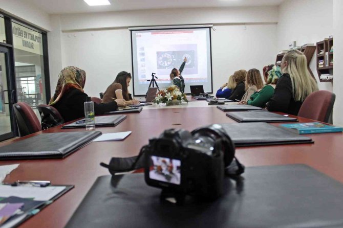 El Emeklerini Fotoğraflarla Sergileyecekler