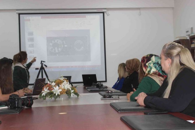 El Emeklerini Fotoğraflarla Sergileyecekler