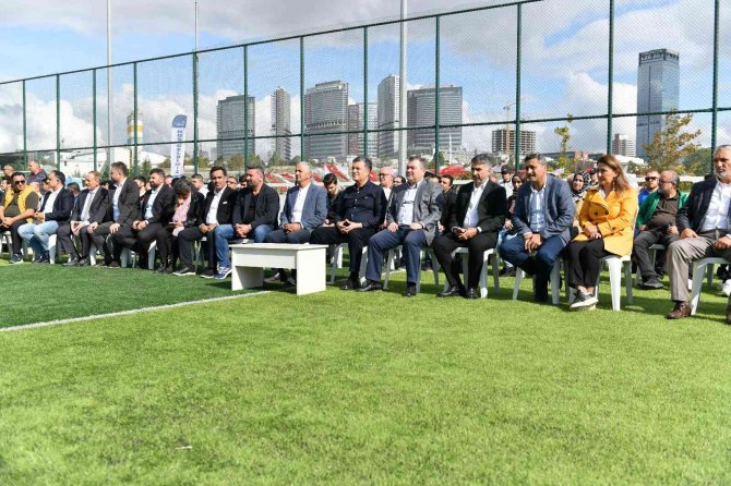 Esenyurt Belediye Başkanı Bozkurt’tan Amatör Spor Kulüplerine Malzeme Desteği
