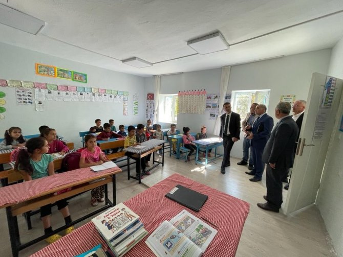 Kaymakam Daştan, Köy Köy Dolaşıyor