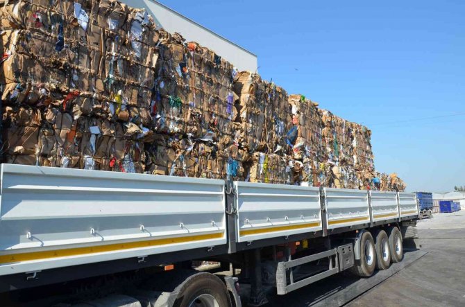 Öğrenciler Geri Dönüşüm Tesisini Gezdi