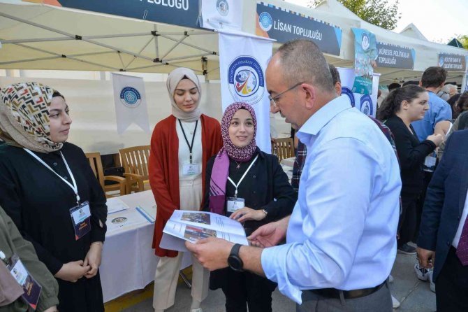 Başkan Kavuş Üniversiteli Gençlerle Buluştu