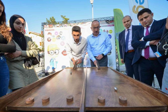 Başkan Kavuş Üniversiteli Gençlerle Buluştu