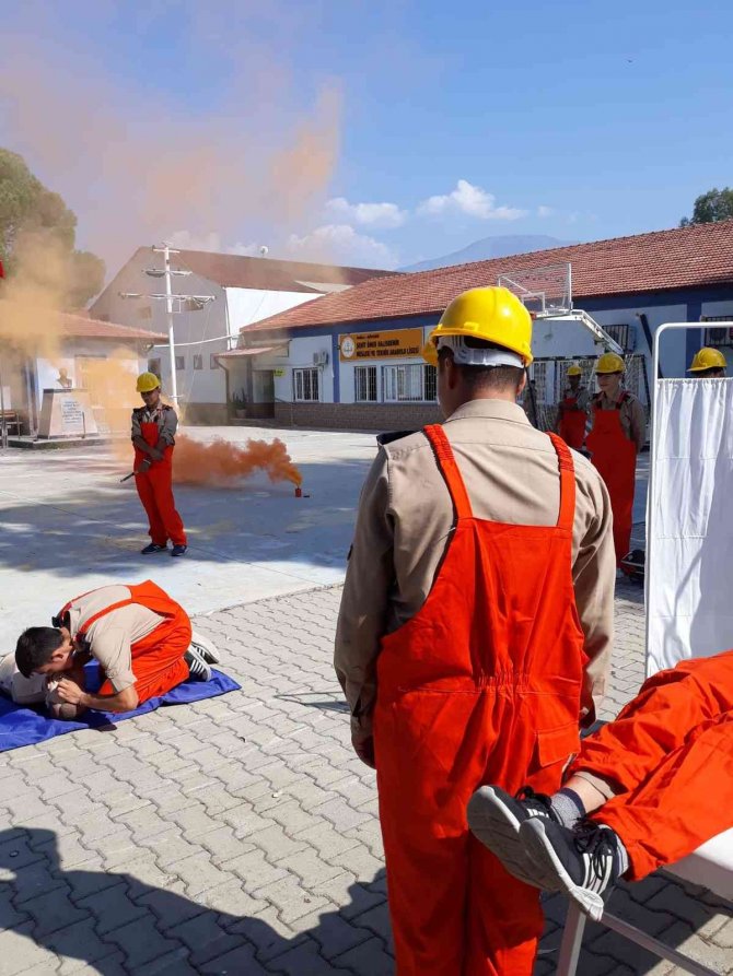 Köyceğiz’de Öğrenciler Tatbikatı Başarıyla Tamamladı