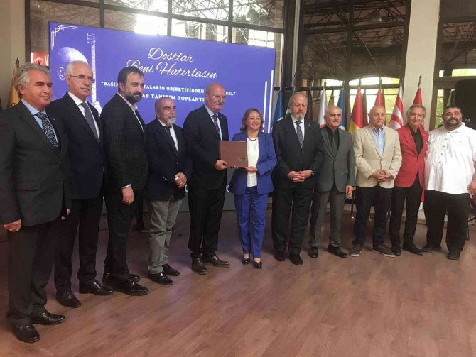 “Basında Ve Ustaların Objektifinden Aşık Veysel” Kitabı Tanıtıldı