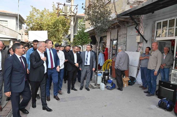 Tarihi Çarşının Güzelliği Gün Yüzüne Çıkıyor