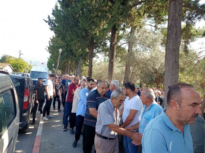 Kaza Kurbanı Üniversiteli Melisa Son Yolculuğuna Uğurlandı