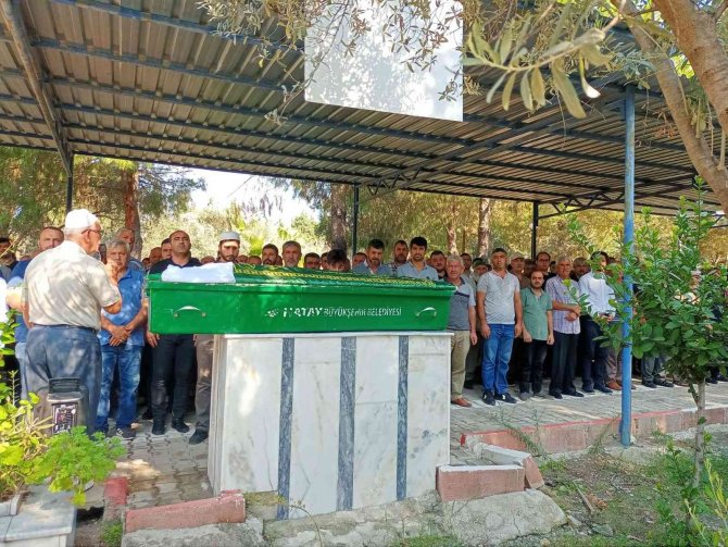 Kaza Kurbanı Üniversiteli Melisa Son Yolculuğuna Uğurlandı