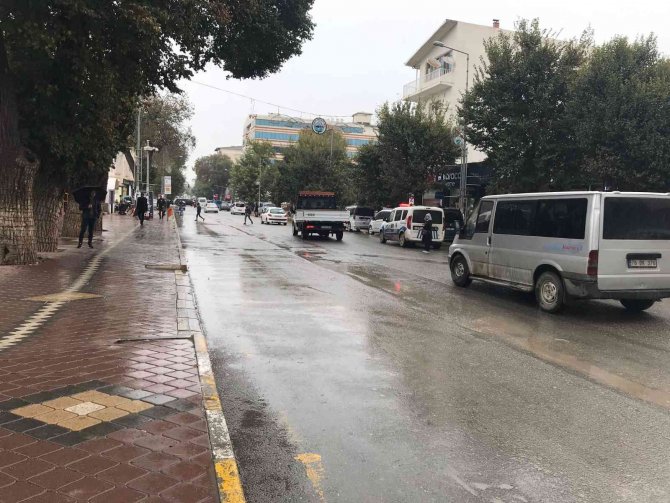 Meteoroloji Uyarmıştı, Iğdır’da Sağanak Yağış Başladı