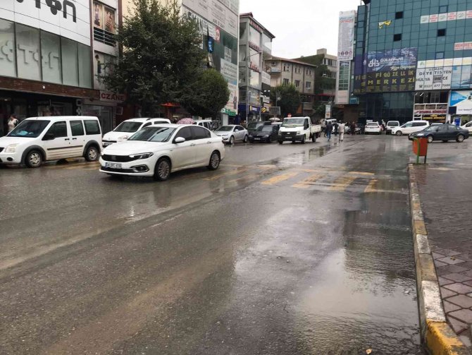 Meteoroloji Uyarmıştı, Iğdır’da Sağanak Yağış Başladı