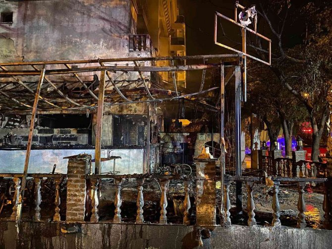 Kira Zammına, Oteli Yakarak Cevap Verdi