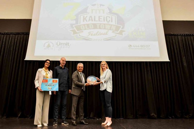 Başkan Uysal, “Siyaset Dışı Alanlara İhtiyacımız Var”