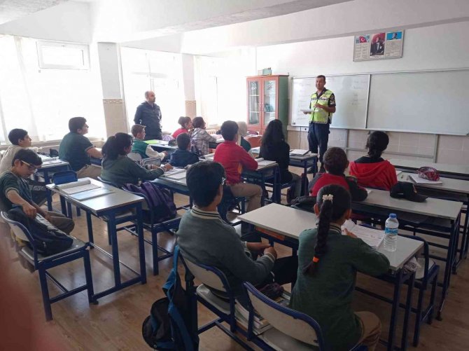 Nevşehir’de Öğrencilere Trafik Eğitimi Verildi