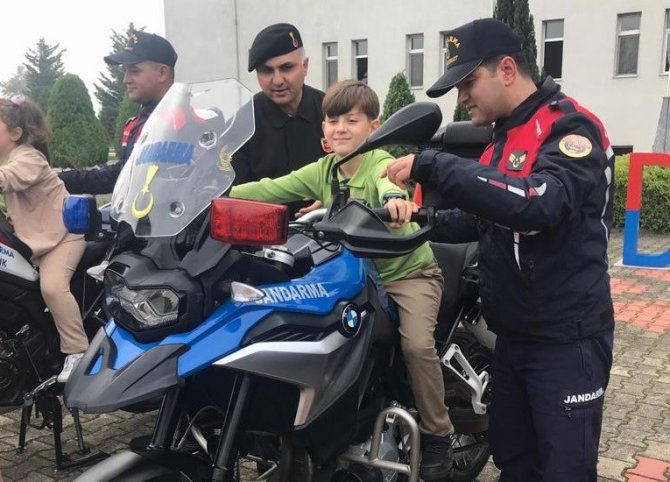 Öğrenciler Jandarmayı Tanıdılar