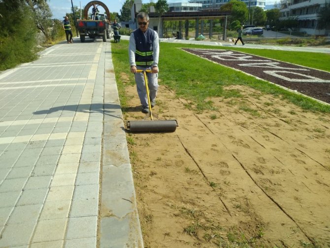 Burhaniye’de Parklara Önem Veriliyor