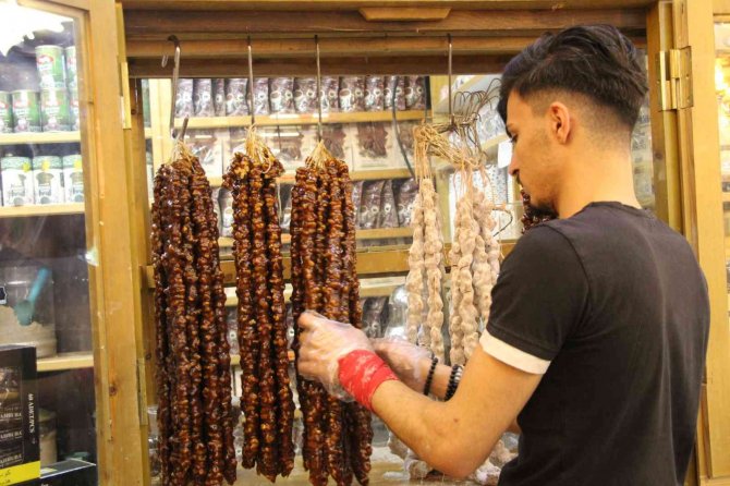 Batman’da Bir Haftada Yarım Ton Cevizli Sucuk Satan İşletme 60 Bin Tl Gelir Elde Etti