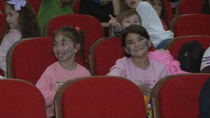 Peygamber Efendimizin Hicretini Anlatan ‘Tay’ Filminin Gösterimi Bağcılar’da Yapıldı