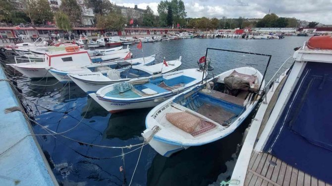 Balıkçıların Poyraz Esareti: 1 Haftadır Açılamıyorlar