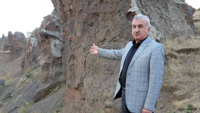 Asırlık ’Nemrut Develeri’ Yok Olma Tehlikesiyle Karşı Karşıya