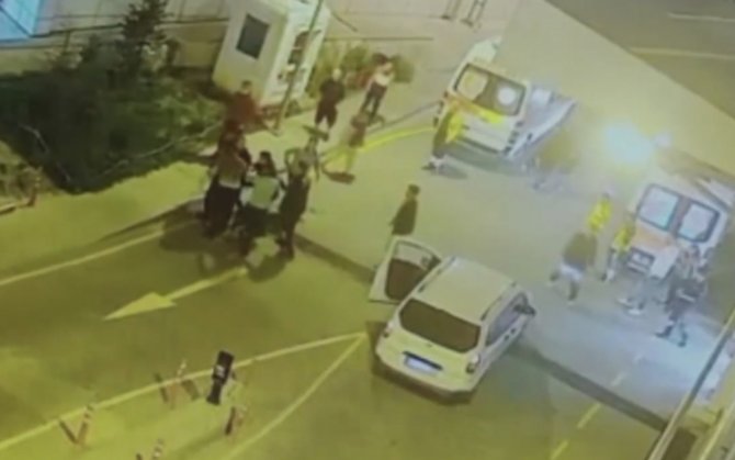 Seyrantepe Hamidiye Etfal Hastanesi’nde Bıçaklı “Rapor” Kavgası Kamerada: 5 Yaralı