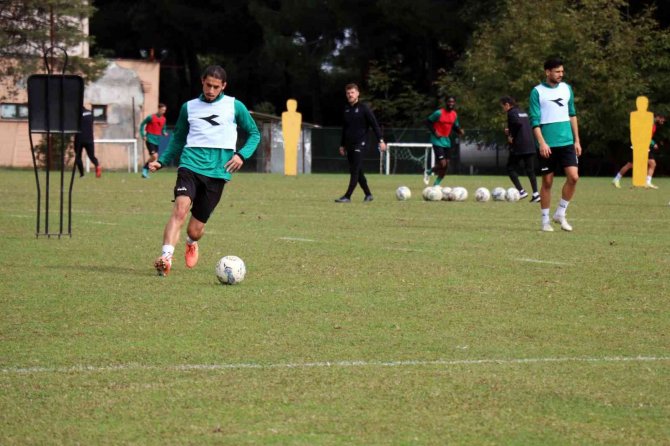 Sakaryaspor, Adanaspor Maçı Hazırlıklarını Sürdürüyor