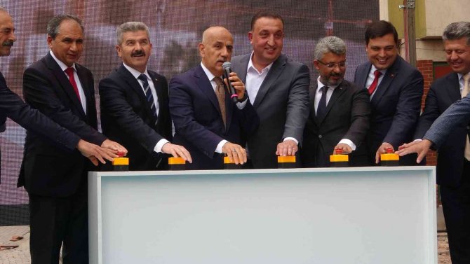 Uşak’ta Engelsiz Yaşam Merkezinin Temeli Bakan Kirişci’nin Katılımıyla Atıldı