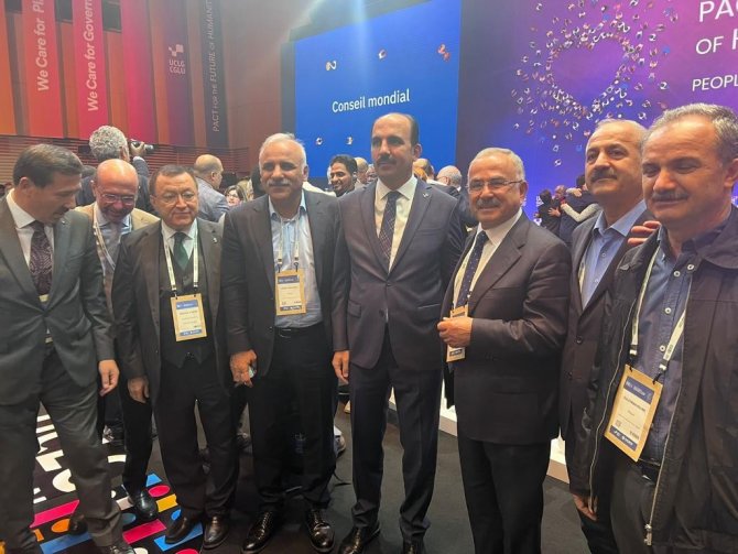 Başkan Zorluoğlu Dünya Yerel Ve Bölgesel Liderler Zirvesine Katıldı