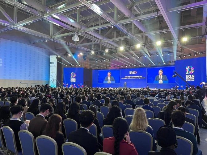 Başkan Zorluoğlu Dünya Yerel Ve Bölgesel Liderler Zirvesine Katıldı