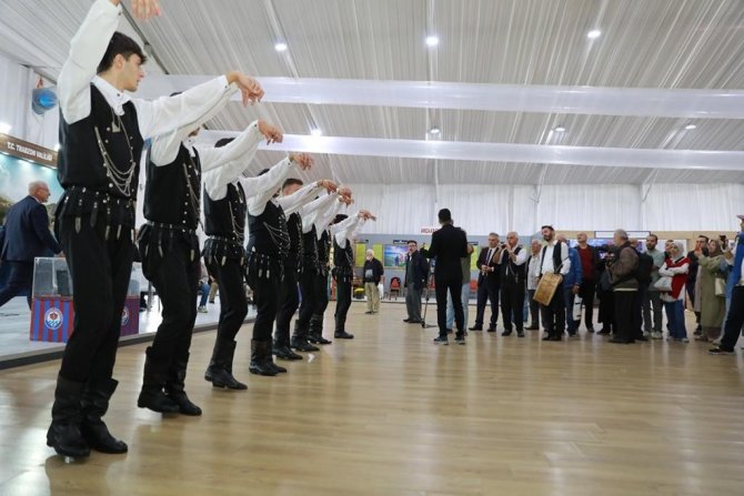 İ̇stanbul’da Akçaabat Rüzgarı