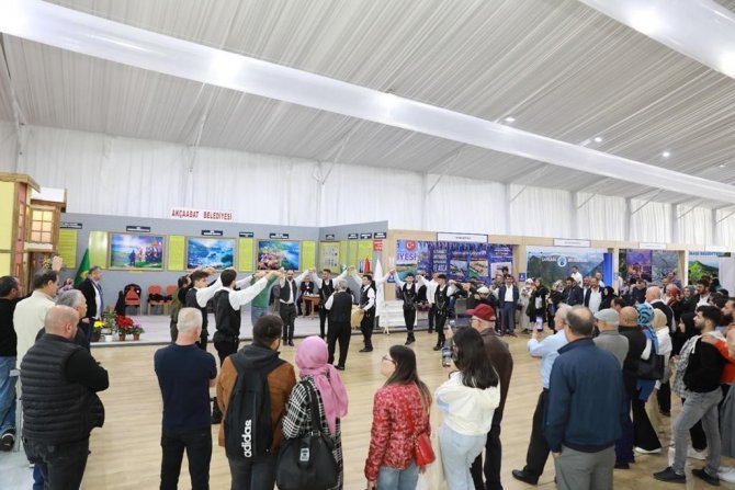 İ̇stanbul’da Akçaabat Rüzgarı