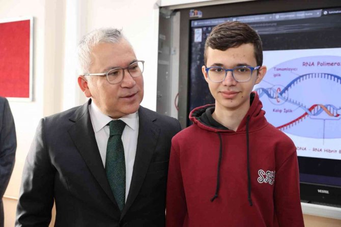 Vali Şimşek’ten Dünya İkincisi Öğrenciye Ziyaret