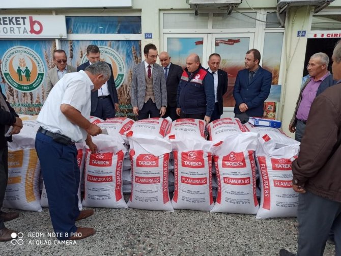 Takep İle Çiftçilere Tohumlar Dağıtıldı