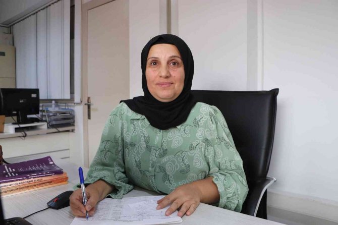 17 Yıldır Binlerce İnsanın Kanser Kaydını Yapan Kadın, Meme Kanserinden Erken Teşhisle Kurtuldu