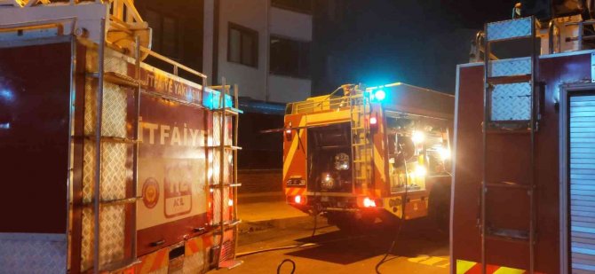 Altınova’da Baca Yangını Korkuttu