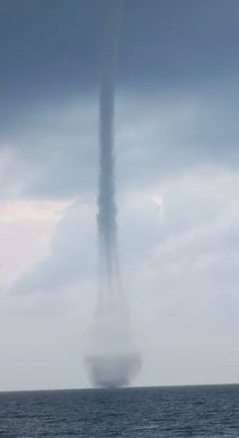 Manavgat’ta Denizde Oluşan Dev Hortum Korkuttu