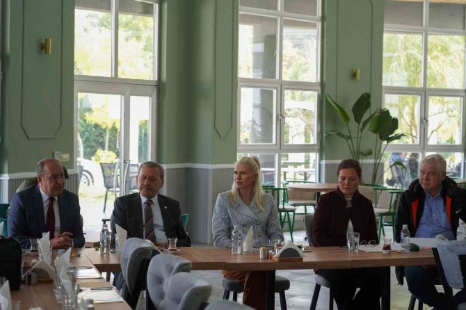 Bilecik Belediyesi Altyapı Projeleri Hakkında Bilgilendirme Toplantısı Yaptı