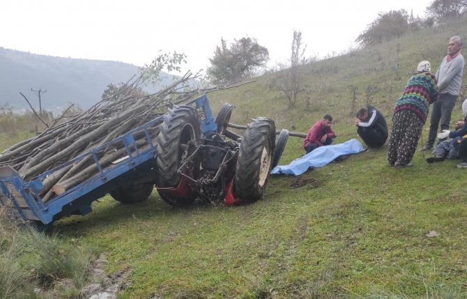 Devrilen Traktörün Altında Kalan Sürücü Hayatını Kaybetti