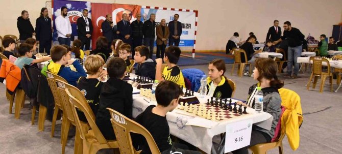 Altınova Belediyesi 15. Ulusal Satranç Turnuvası Başladı