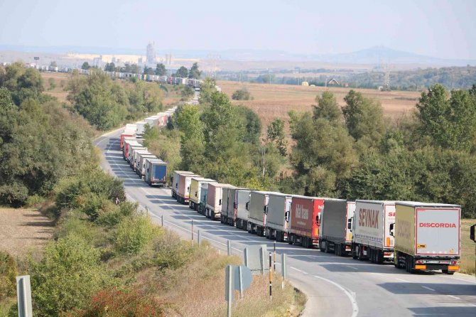 Gümrükte Tüm Zamanların Tır Çıkış Rekoru Kırıldı