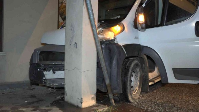 Polis Kaza Yapan Sürücüyü Tespit Etti, O, “Ben Değilim” Dedi