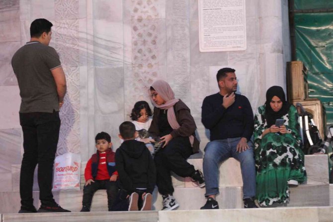 Hırsızlar Turistlerin Pasaportlarını Çaldı