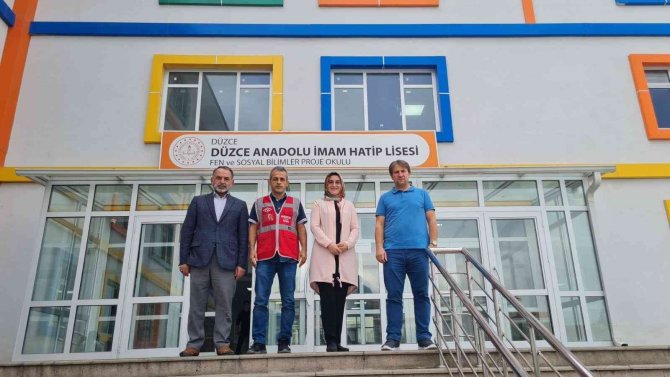 Okullara ‘Okulum Temiz’ Belgeleri Veriliyor