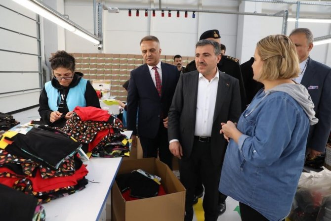 Vali Cevdet Atay, Tekstil İşçileri İle Bir Araya Geldi