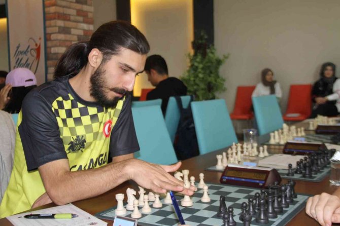 Elazığ’da 274 Sporcunun Katıldığı Çaturanga Satranç Turnuvası Başladı