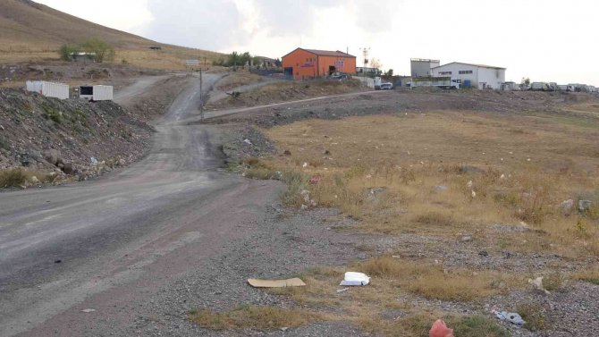 Elazığ’da Vahşet: Saatlerce İşkence Ettiği Kadını Öldürüp Cesedini Çöp Toplama Merkezi Yakınına Attı