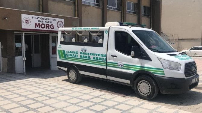 Elazığ’da Kardeşi Tarafından Bıçaklanan Sağlık Personeli Hayatını Kaybetti